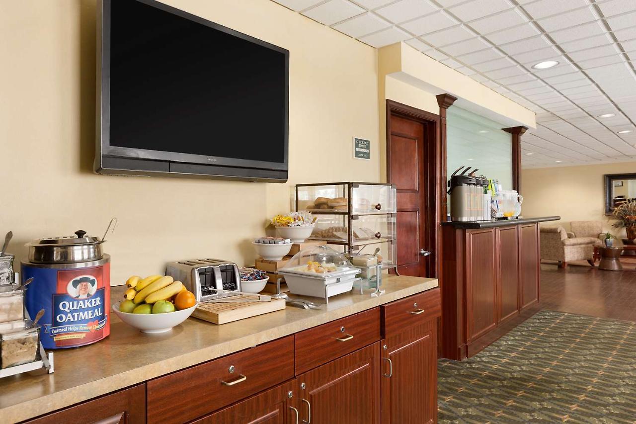 Hotel Country & By Radisson, South I-95 , Va