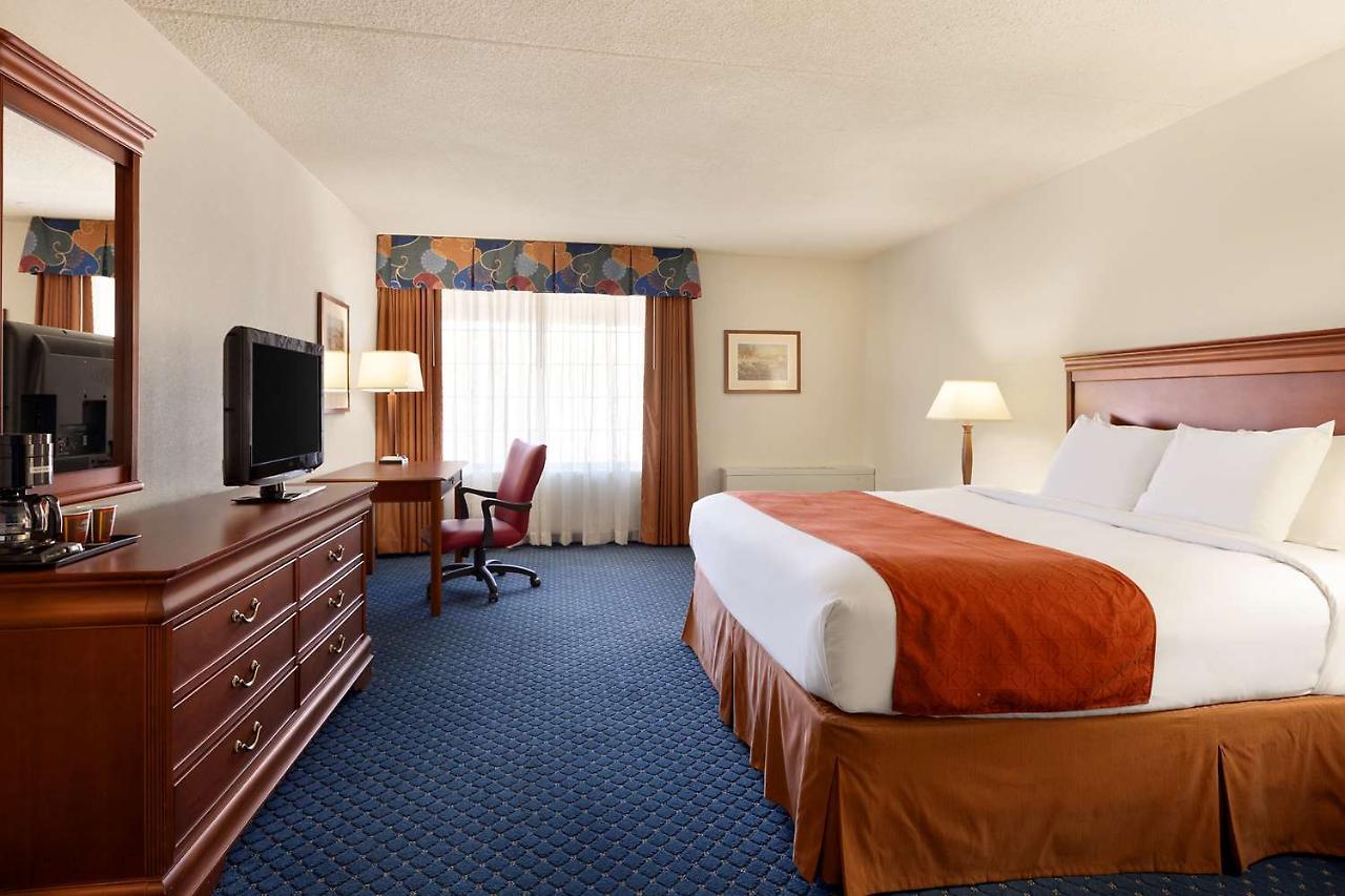 Country & By Radisson, South I-95 , Va Hotel 3*