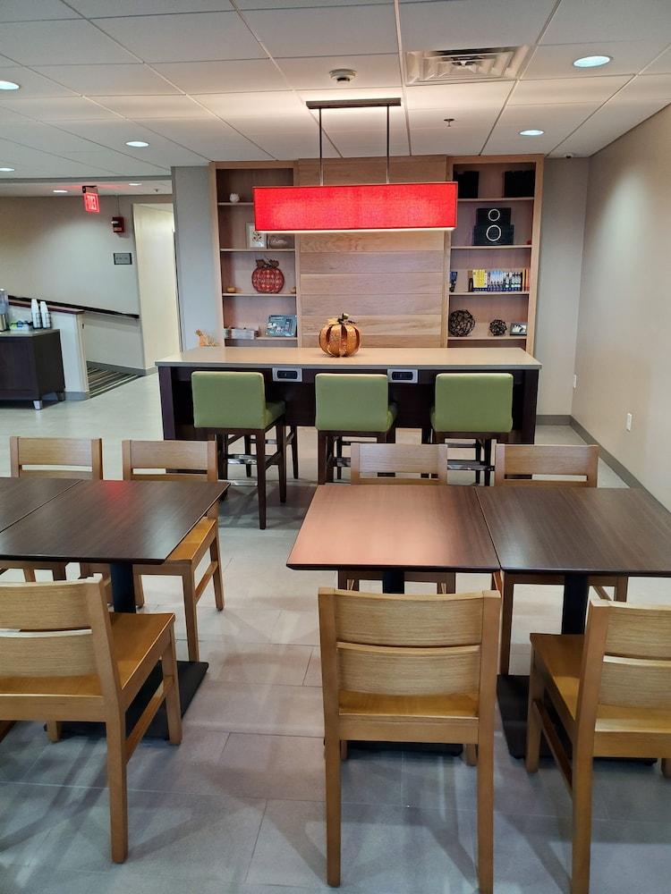 Hotel Country & By Radisson, South I-95 , Va 3*