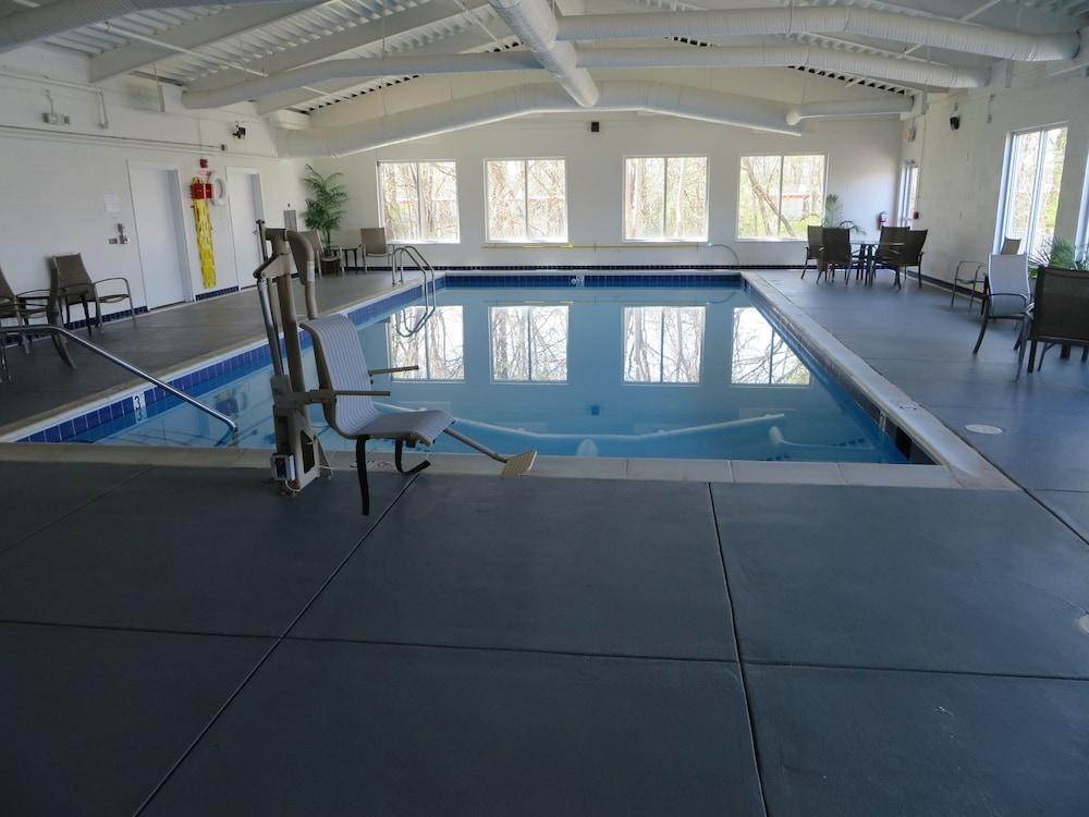 Hotel Country & By Radisson, South I-95 , Va 3*