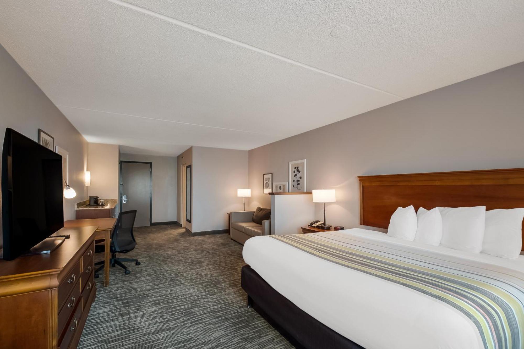 Hotel Country & By Radisson, South I-95 , Va