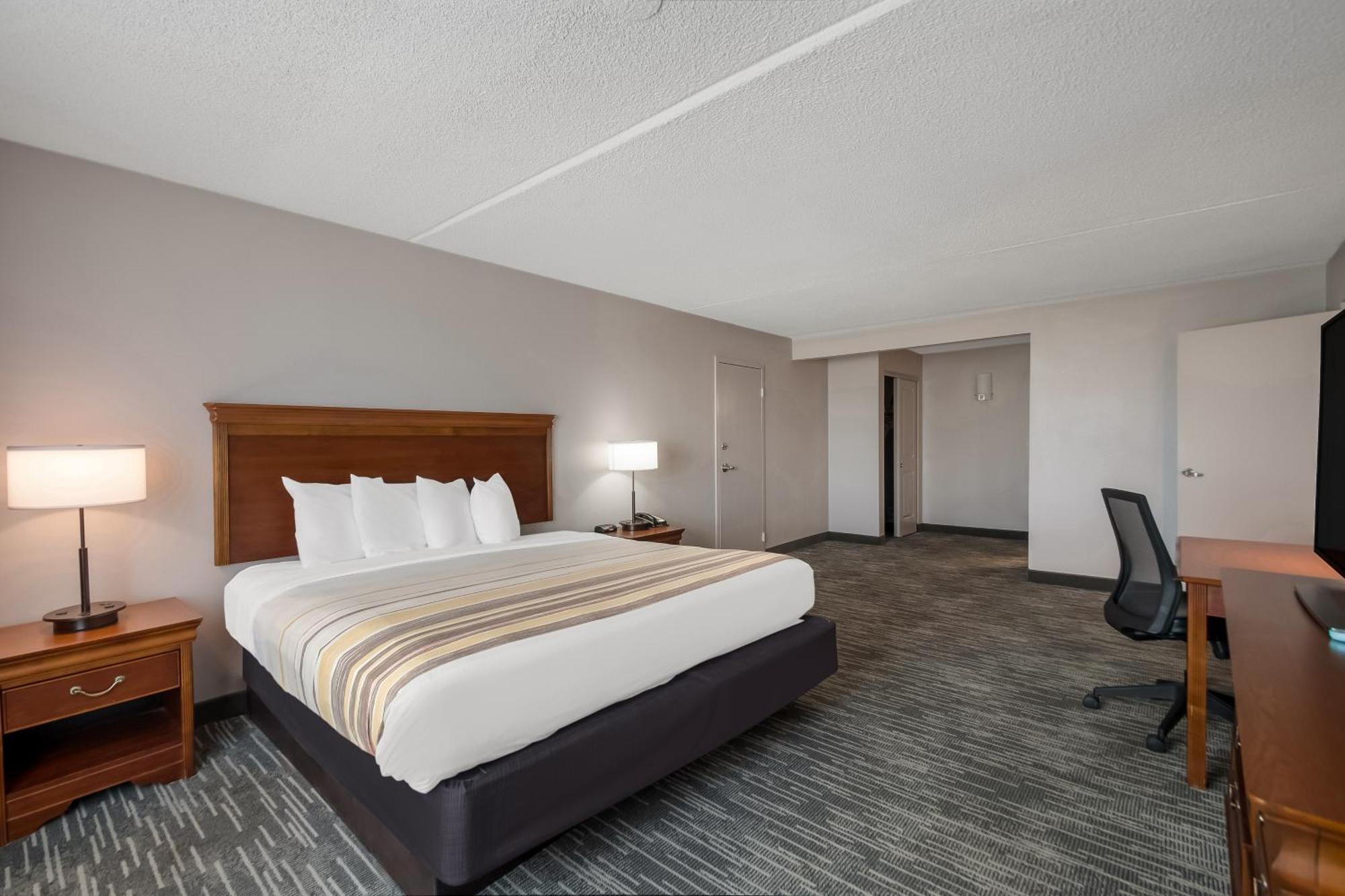 Hotel Country & By Radisson, South I-95 , Va 3*