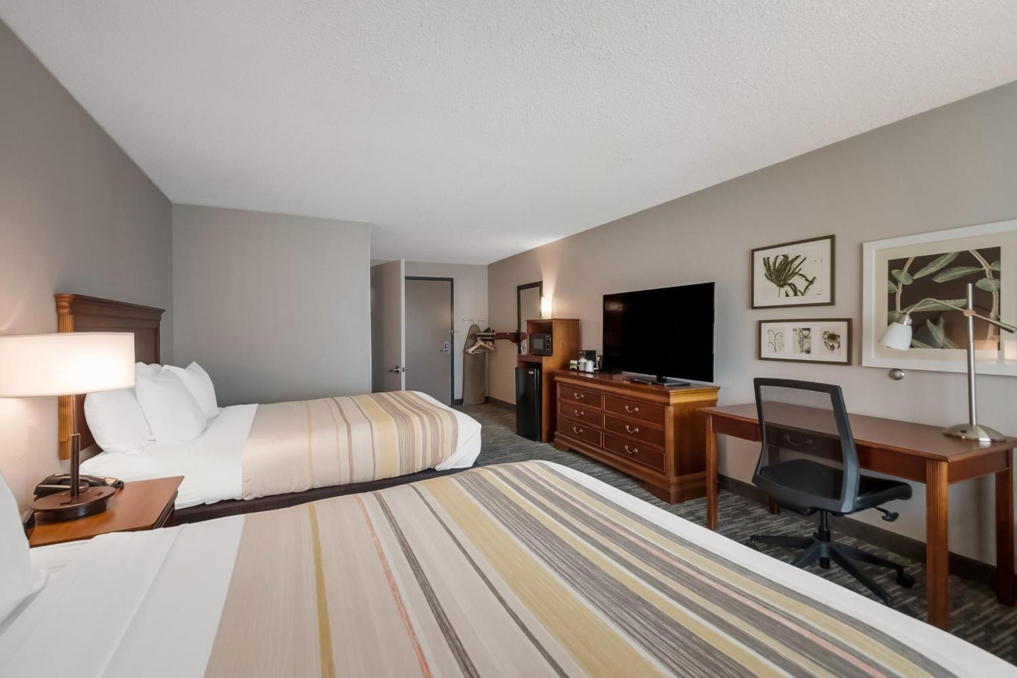Hotel Country & By Radisson, South I-95 , Va