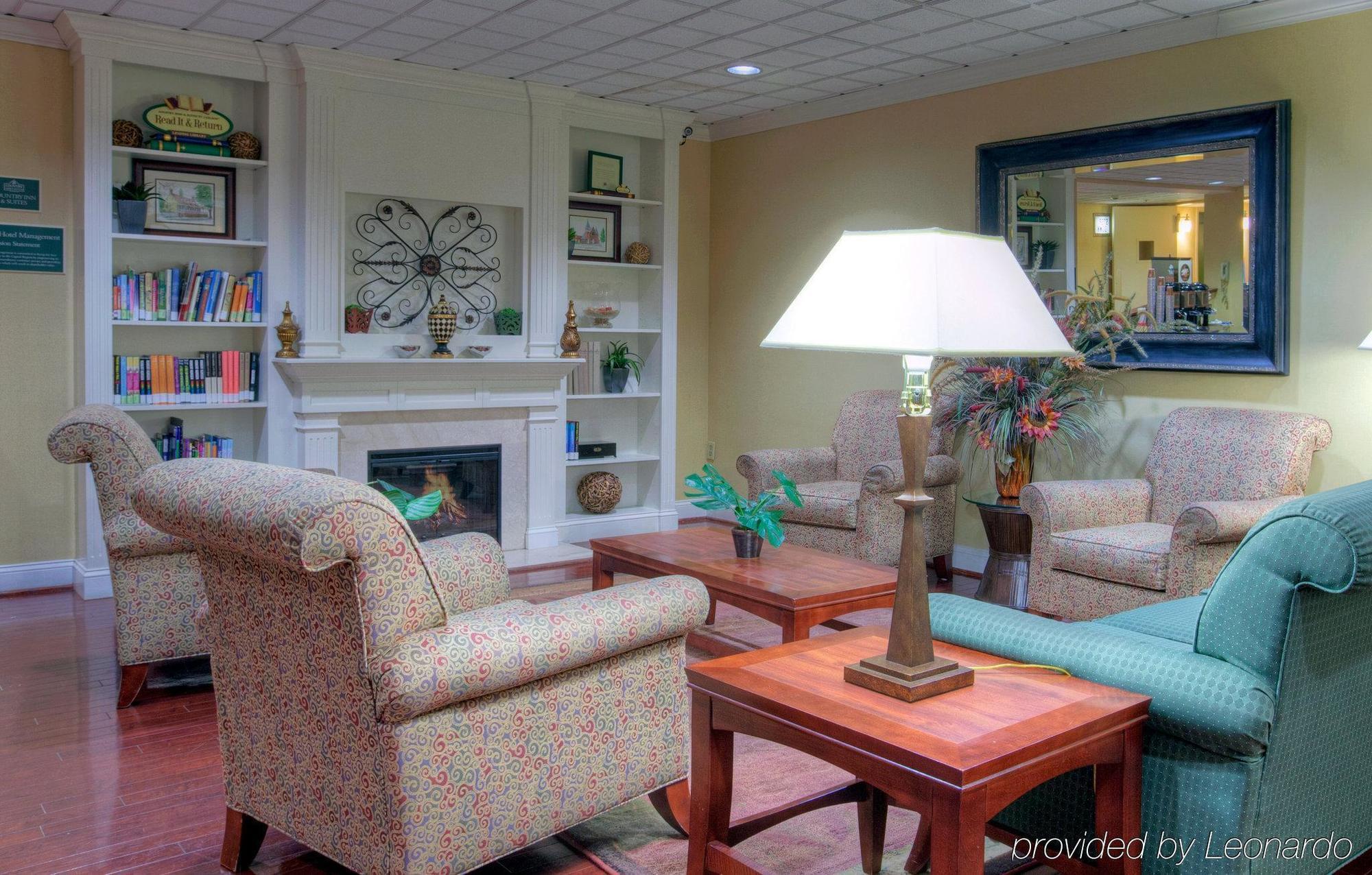 Country & By Radisson, South I-95 , Va 3* Fredericksburg