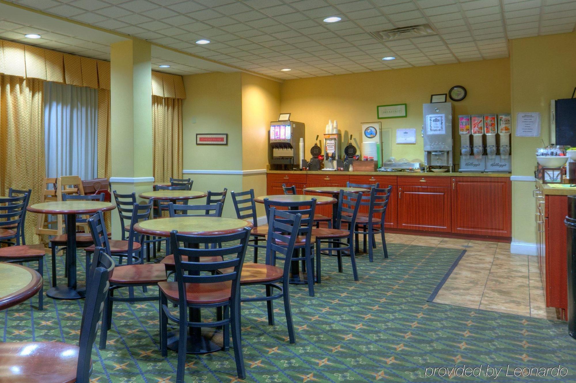 Country & By Radisson, South I-95 , Va Hotel Fredericksburg