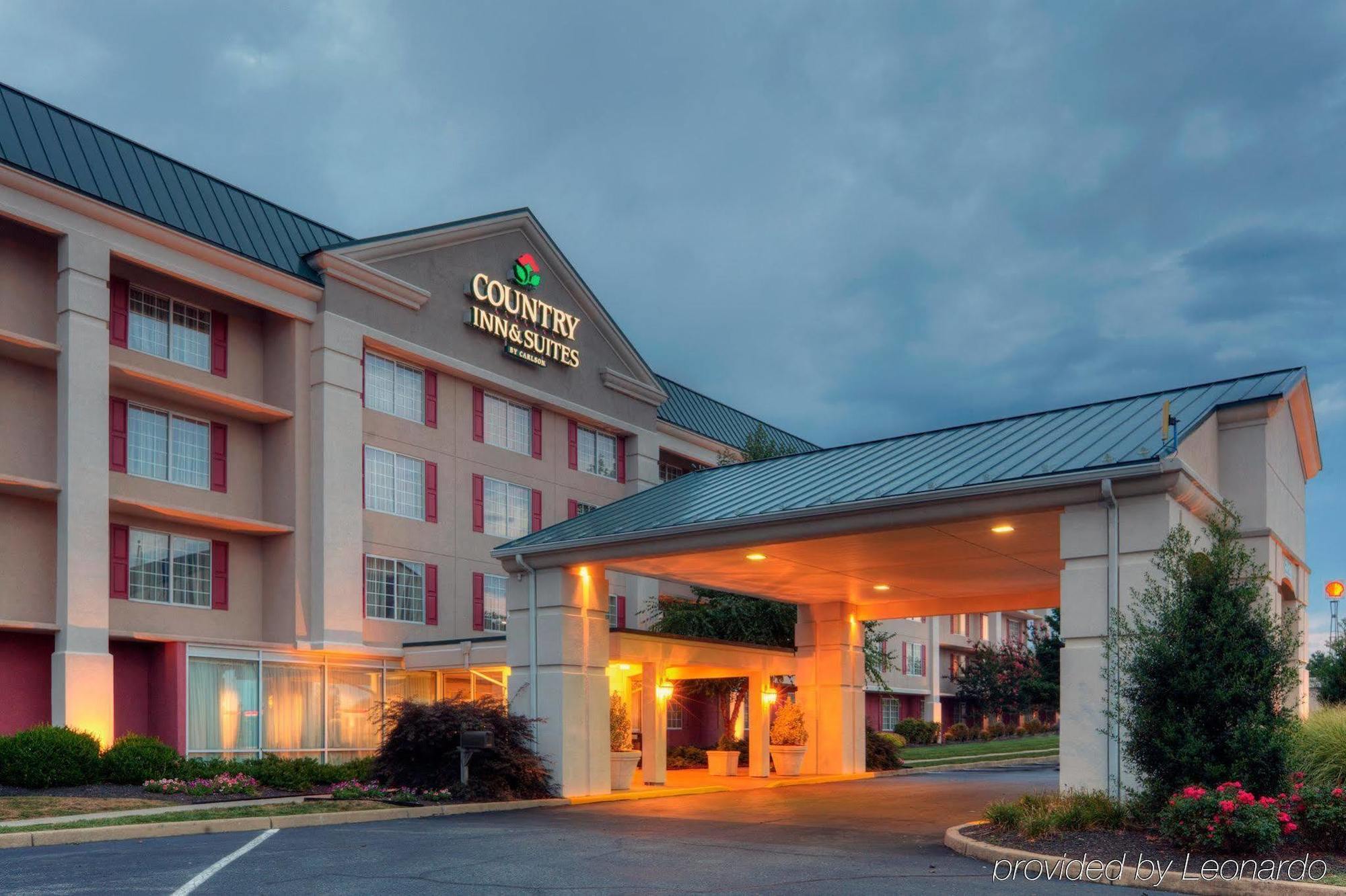 Country & By Radisson, South I-95 , Va Hotel