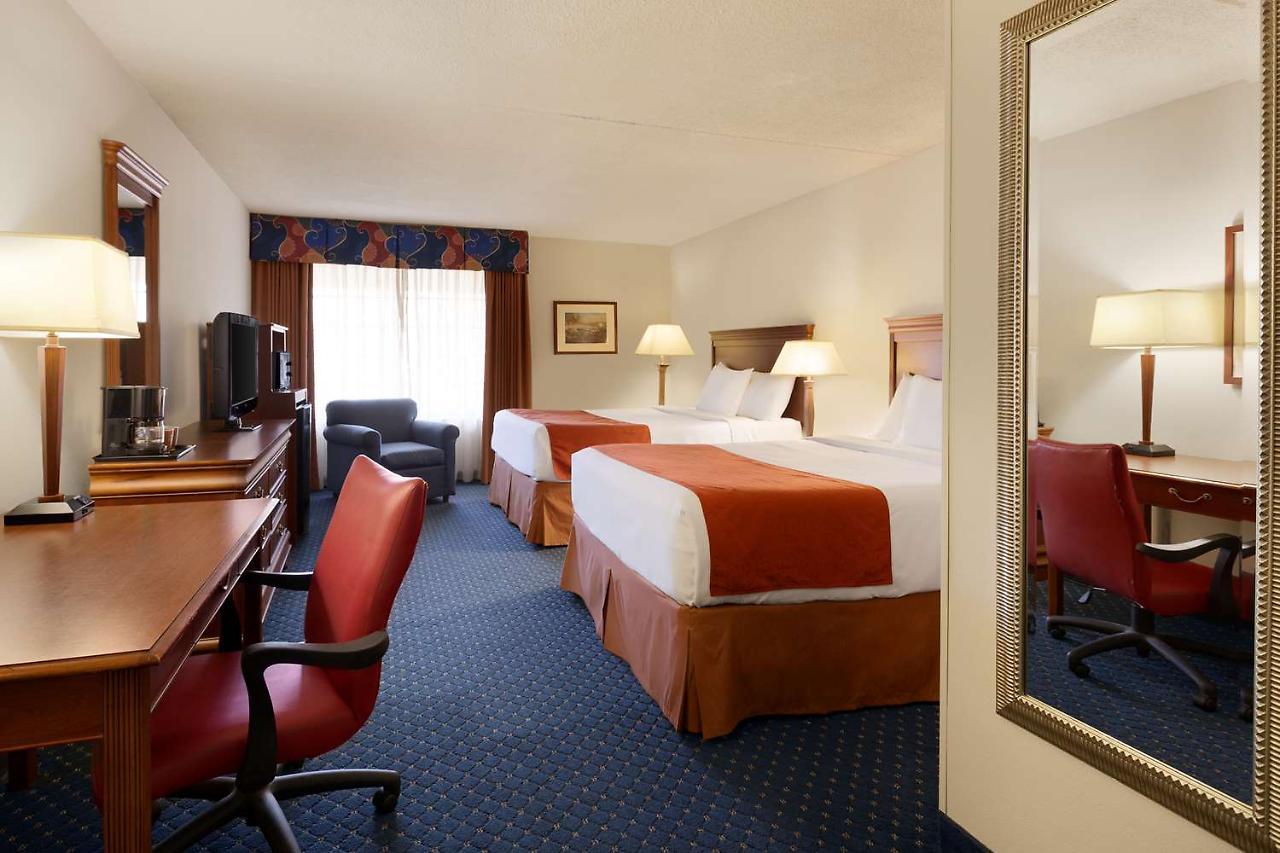 Hotel Country & By Radisson, South I-95 , Va