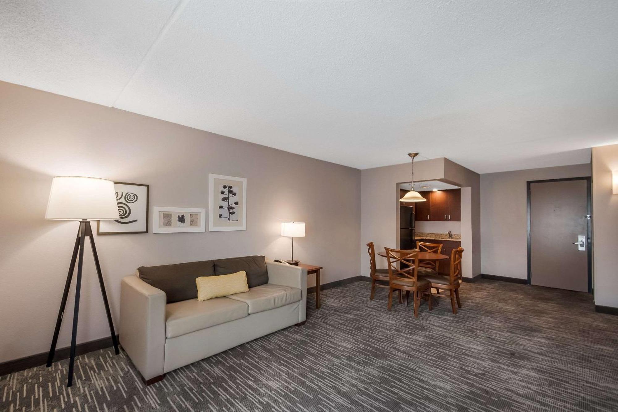 Country & By Radisson, South I-95 , Va Hotel 3*